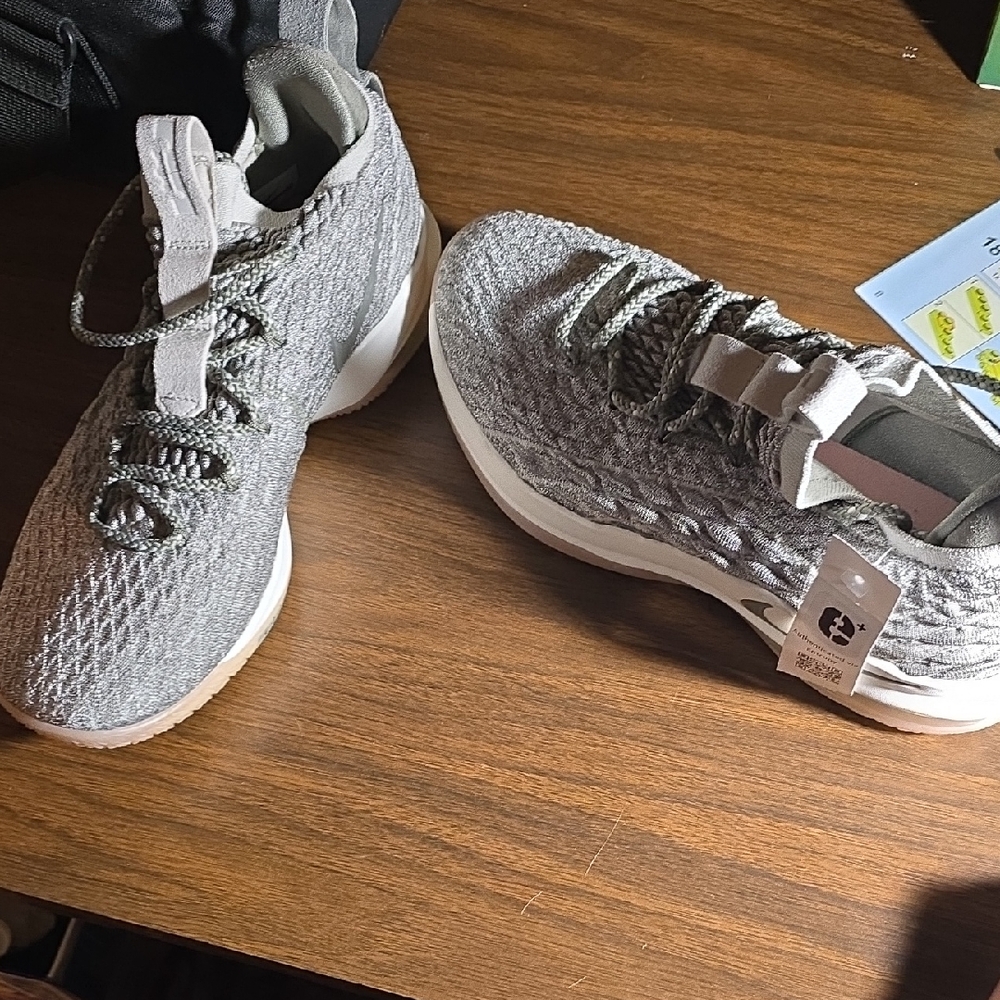 Nike LeBron 15 Low "Light Bone"